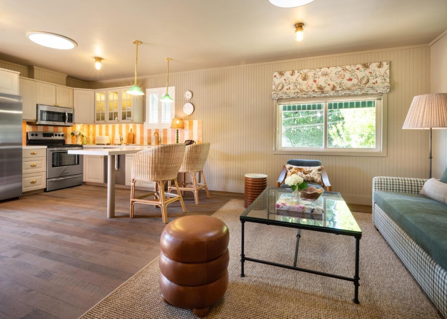 Le Petit Pali Brentwood Hotel